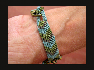micro-macrame bracelet by the beading yogini