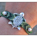 micro macrame turtle bracelet 1 by the beading yogini