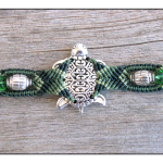 micro macrame turtle bracelet 4 by the beading yogini