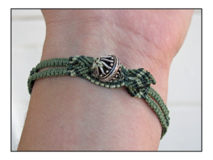 micro macrame turtle bracelet 5 by the beading yogini
